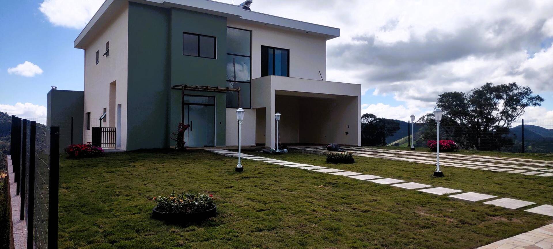 #212 - Casa para Venda em Gonçalves - MG