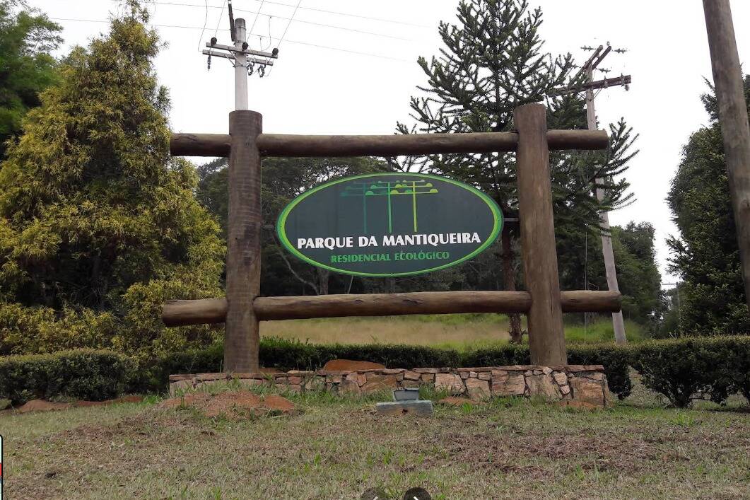 #281 - Casa para Venda em Santo Antônio do Pinhal - SP