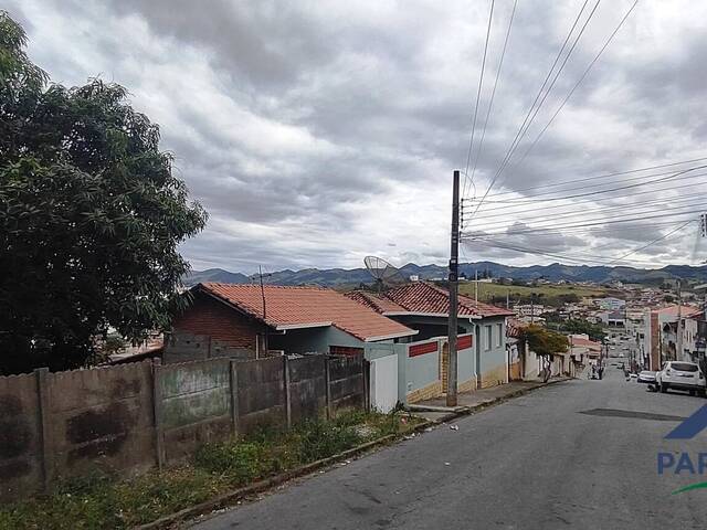 Casa para Venda em Cambuí - 4