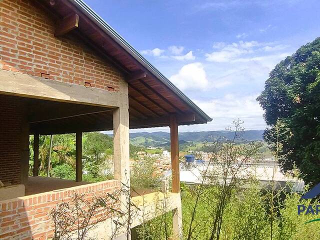 Casa para Venda em Cambuí - 5